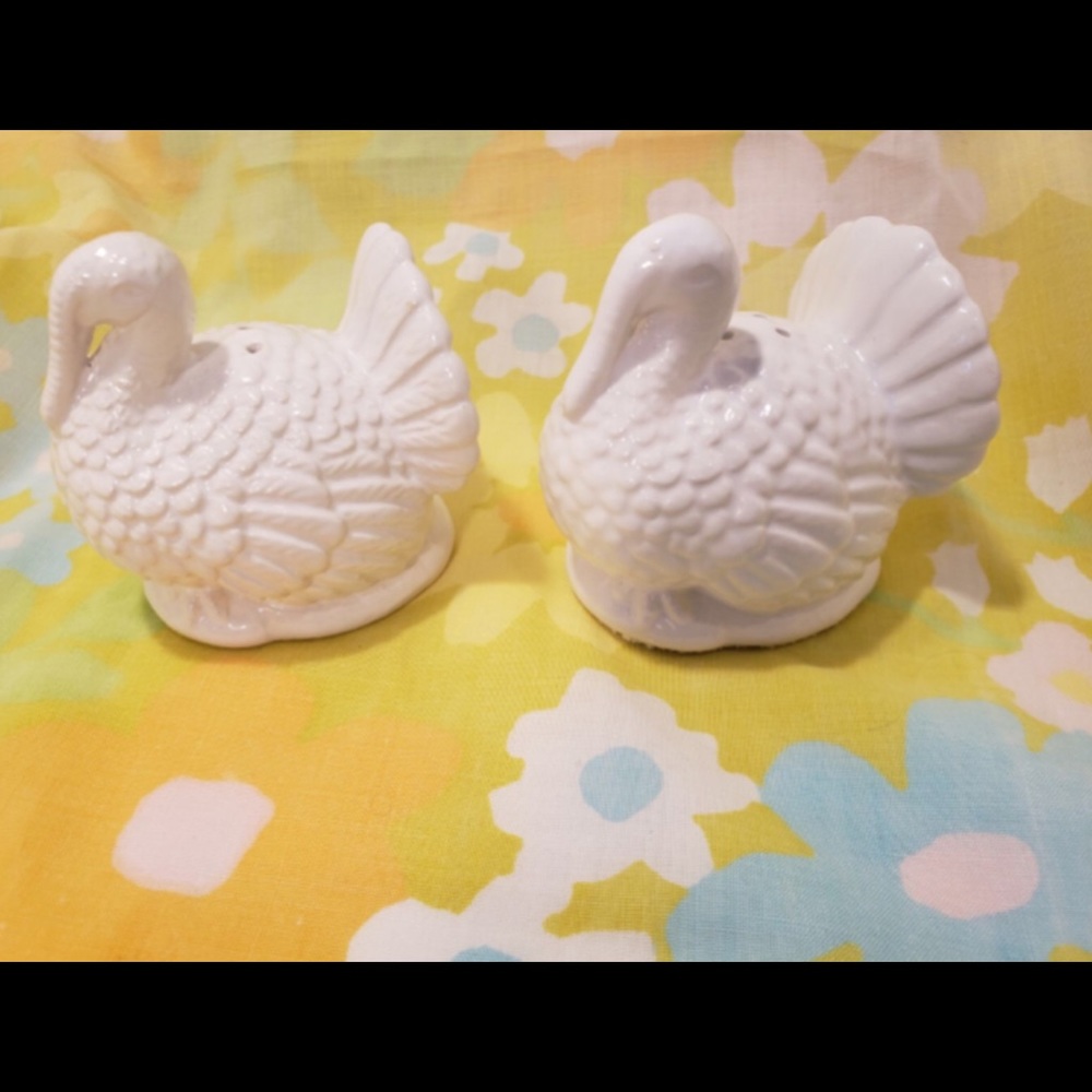 Turkey Ceramic Salt and Pepper Shakers (NIB) - Picture 3 of 9